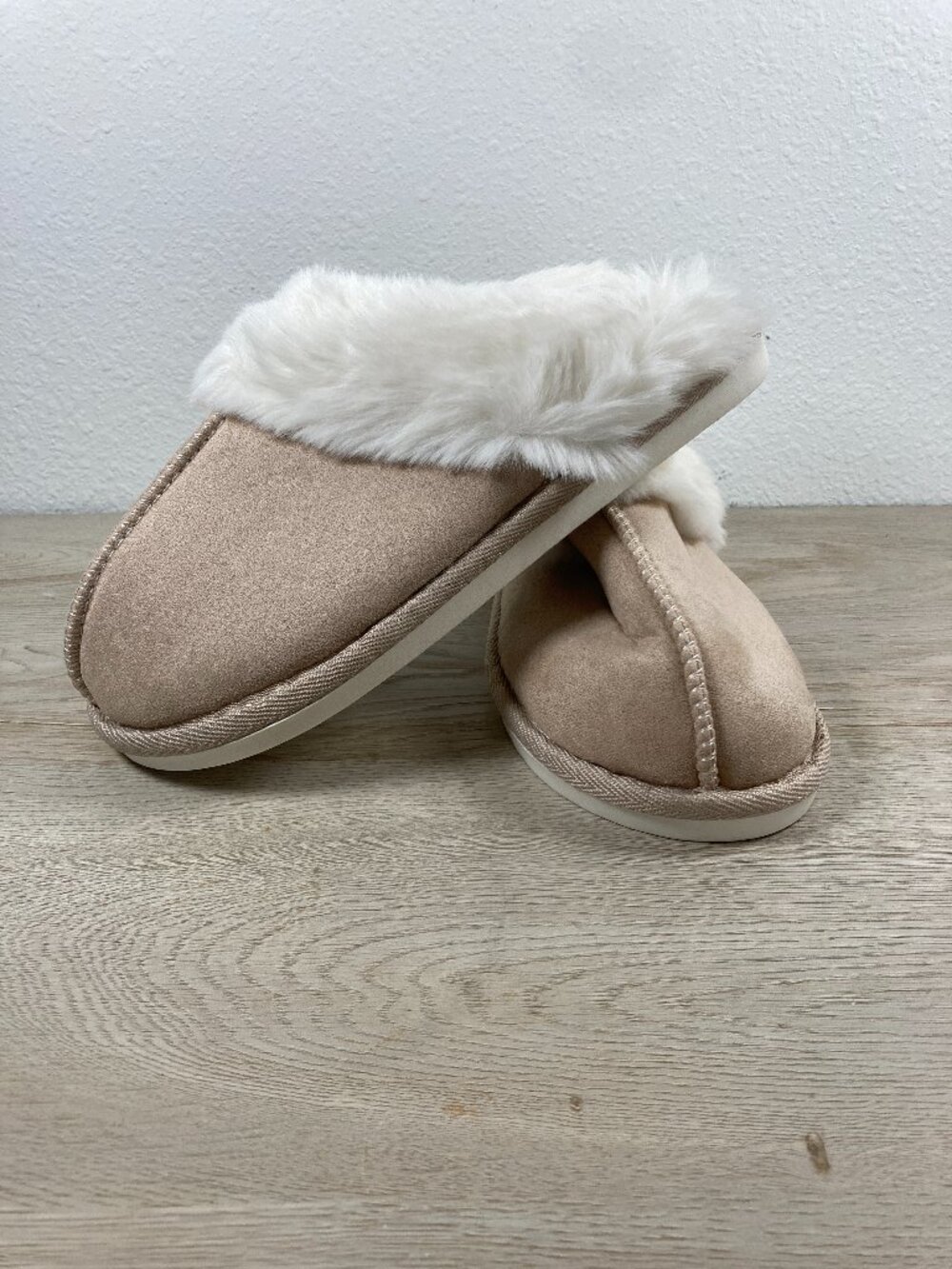 Women's Fur-Lined Memory Foam Slippers – Soft & Fluffy – Size 9–9.5 – New